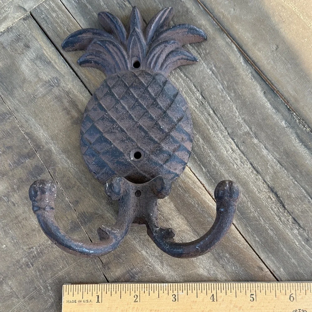 Rustic Pineapple Wall Hook